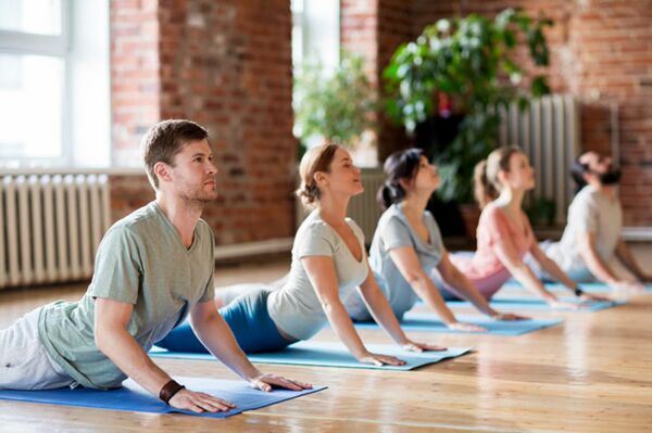 Yin Yoga Ausbildung: Live Online-Kurs vs. Präsenz?