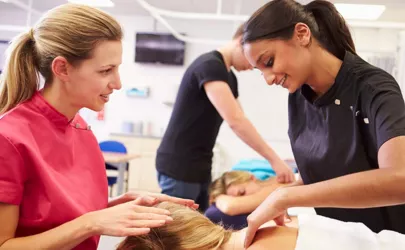 Massage: nebenberufliche Ausbildung und Tätigkeit als Masseur